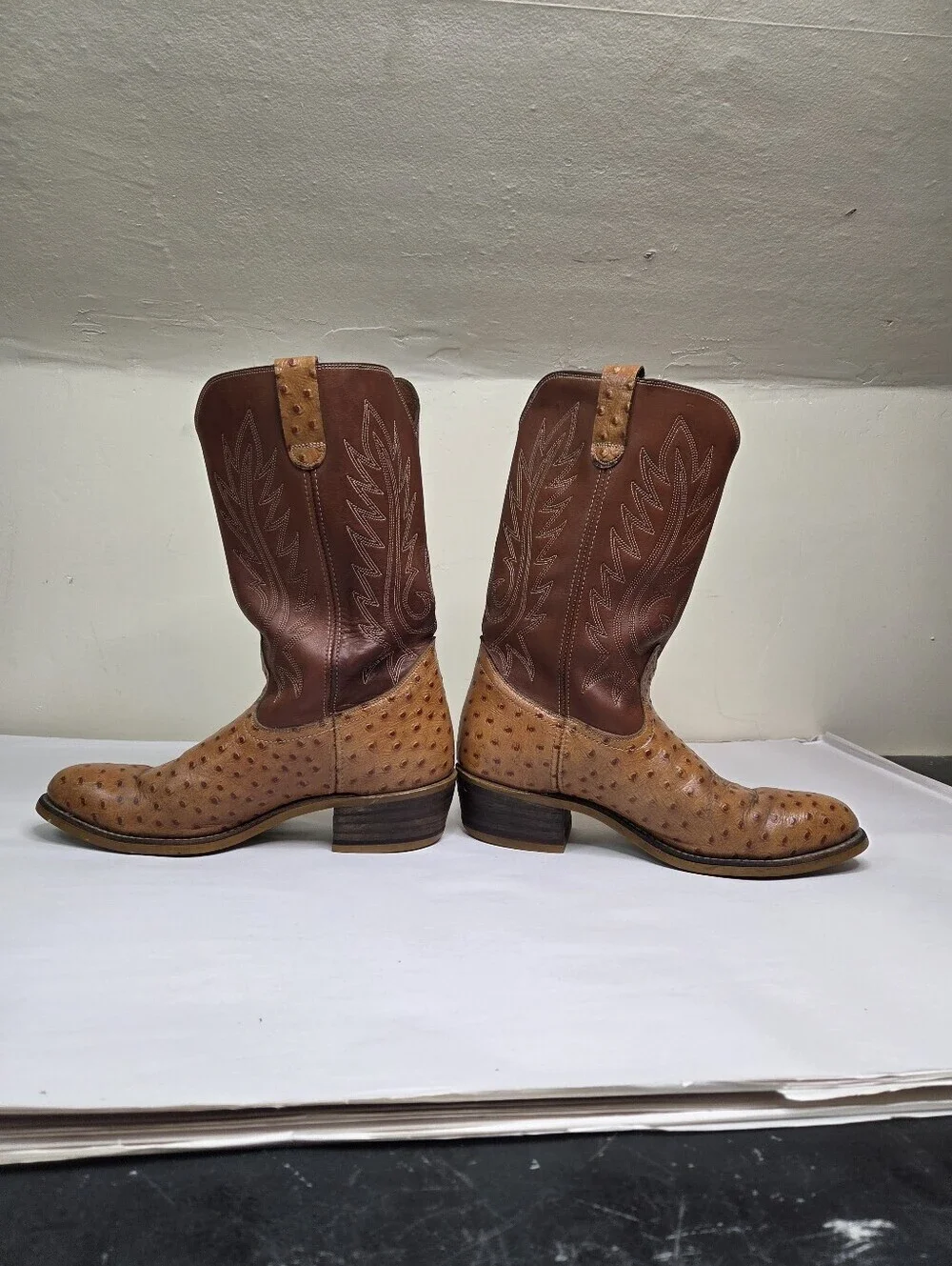 Levi’s Western‎ Cowboy Boots 10.5 M Brown Ostrich Embossed Leather Vintage